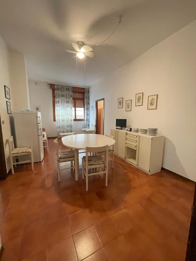 Condominio Union -Walterigato Apartments- Solo Per Famiglie- Lido di Jesolo Luaran gambar