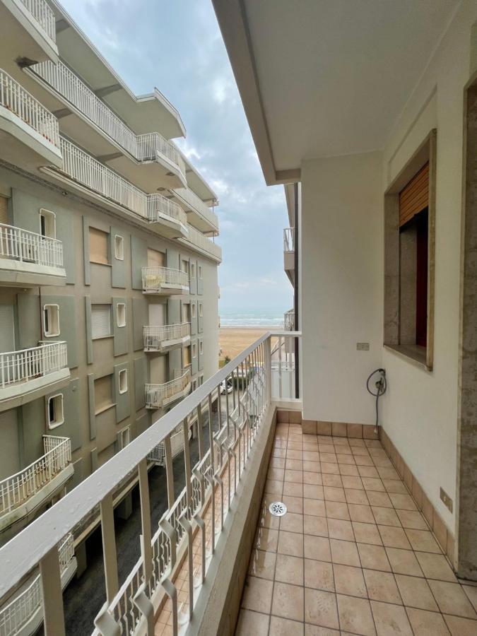 Condominio Union -Walterigato Apartments- Solo Per Famiglie- Lido di Jesolo Luaran gambar
